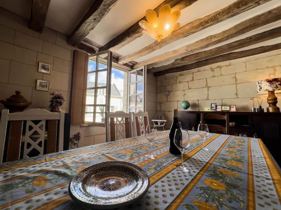 Maison Traditionnelle Centre Montsoreau Bagian luar foto