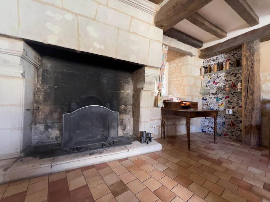 Maison Traditionnelle Centre Montsoreau Bagian luar foto